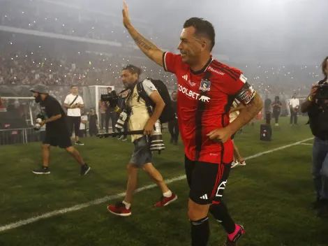La emoción de Esteban Paredes por homenaje de hinchas de Colo Colo