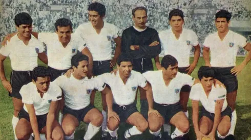 Fue figura, campeón y ahora Colo Colo gracias a la IA recrea uno de sus mejores goles. (Enrique Hormazábal abajo en la penúltima posición de izquierda a derecha)