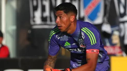 Brayan Cortés todavía no puede salir de Colo Colo.