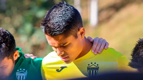 Marcelo Saraiva sufre escalofriante lesión (Foto: Instagram/foto_estrada9)