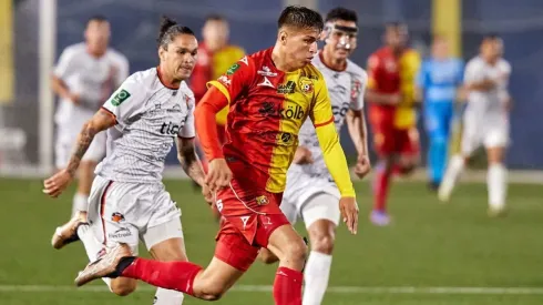 Anthony Contreras rompe su sequía y es la figura goleadora en Herediano
