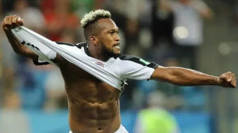 El portentoso defensor anotó un golazo en su debut en una Copa del Mundo