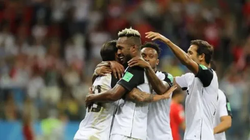 Todos celebraron con el capitán Bryan Ruiz el tanto de la paridad en Nizhny Novgorod