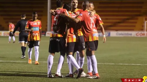 Los florenses dominaron con claridad a Puntarenas en el arranque de su preparación