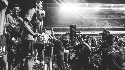 El club morado festejó sus 83 años con una foto de la obtención del título 34 en Liga