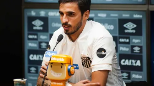 Bryan Ruiz prefiere un entrenador nuevo para el futuro de la Sele