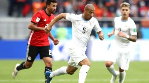 El uruguayo Sánchez acompañará a Ruiz en el medio campo santista