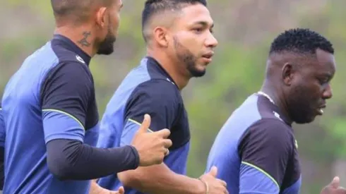 La directiva de Motagua le propuso a Izaguirre entrenar con el club