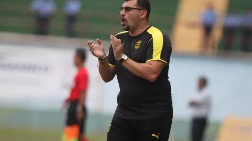 El uruguayo reconoció su responsabilidad en la eliminación del aurinegro