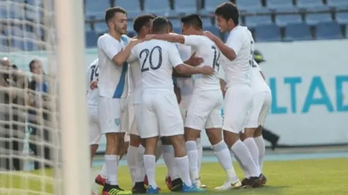 Los chapines empezaron temprano su celebración con un tanto antes de los 10 minutos