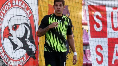 El costarricense tuvo un sólido desempeño en la zaga escocesa ante los lituanos