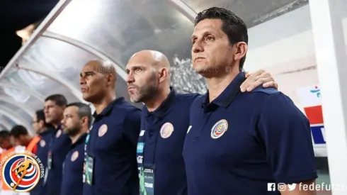 El cuerpo técnico de la selección tricolor sufrió la inesperada baja del central Calvo