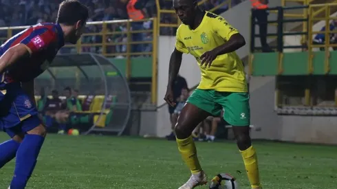 Se estrenó con un bombazo de larga distancia que deleitó a la afición del Istra