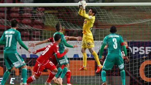 Penedo fue factor clave para el arco imbatido del Dinamo en el empate en casa