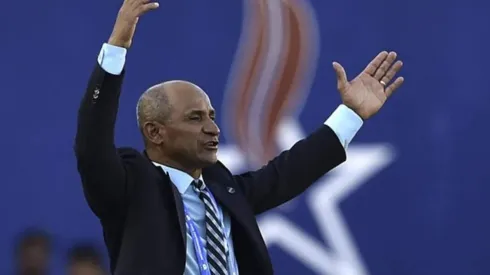 El costarricense salió enojado y no habló con sus jugadores tras la victoria