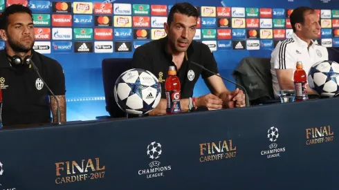 El portero italiano fue sorprendido por la confesión de su compañero en el vestuario