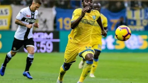 Campbell tuvo otro partido sacrificado en apoyar a la defensa del Frosinone