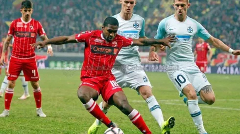 Cooper cometió la falta del penal para Steaua pero hizo un buen primer clásico rumano