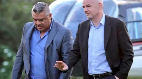 Infantino (derecha) llegó a Argentina como invitado de su federación para ver la final de la Copa Libertadores