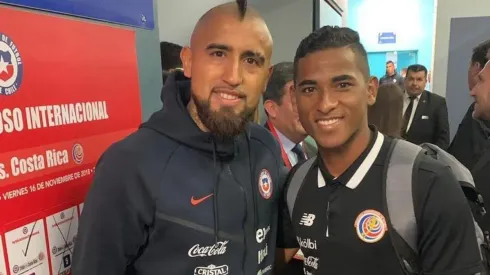 El volante tico anotó su primer gol con la tricolor en la victoria 3-2 sobre Perú