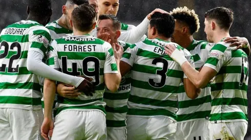 El catracho entregó la asistencia para el gol de James Forrest que estrenó el marcador