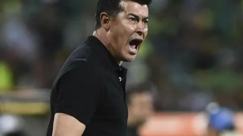 El estratega argentino cobra 10 mil dólares más al mes de los que el colombiano Jorge Luis Pinto en su momento