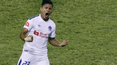 Oficial: Bryan Moya deja Olimpia y jugará la Copa Sudamericana