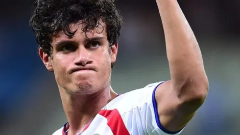 La decisión del mediocampista internacional tico generó discordia en Saprissa