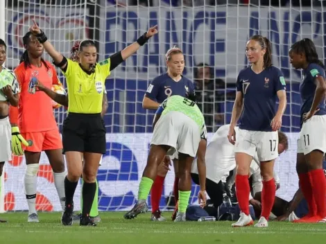 Árbitra hondureña fue 2 veces al VAR en misma jugada del Mundial Femenino