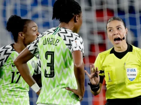 Premian a árbitra hondureña que uso 2 veces el VAR en misma jugada de Mundial Femenino