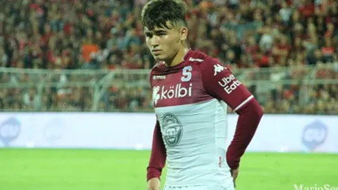 Manfred Ugalde se disculpa públicamente tras morder a Junior Díaz