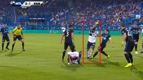 El penal que le cometen a Michaell Chirinos en la MLS