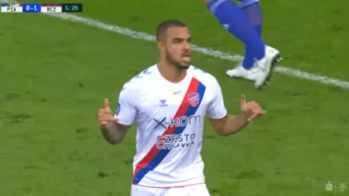 Felicio Brown anotó gol en Polonia, pero su equipo cayó