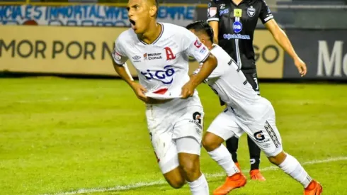 Raúl Peñaranda vistiendo los colores de Alianza