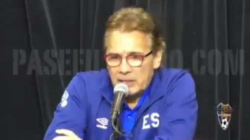 Carlos De los Cobos vuelve a disparar contra sus detractores