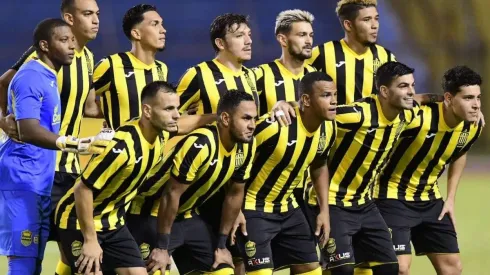 Real España venció por 2-0 a Olimpia en la final de vuelta, tras el 0-0 en la ida.