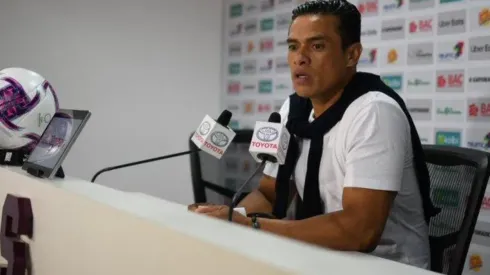 Walter Centeno en conferencia de prensa