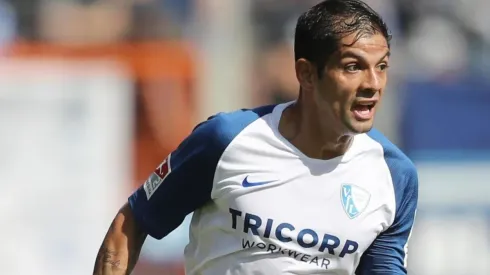 Cristian Gamboa defendiendo los colores del Bochum