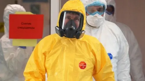 Putin visitó a enfermos de coronavirus en Moscú