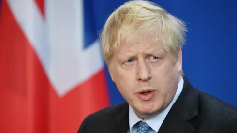 El mandatario británico subestimó al coronavirus en reiteradas ocasiones.