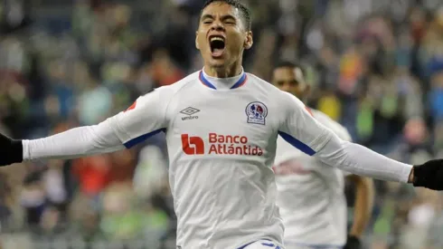 Olimpia busca renovarle contrato a Carlos Pineda