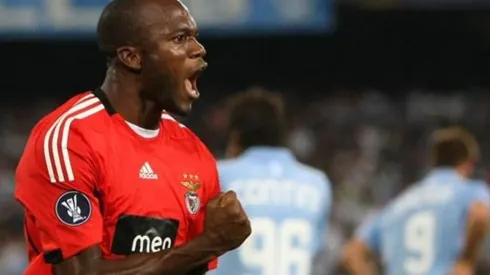 El golazo de David Suazo que lo hizo meterse en la historia del Benfica