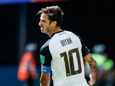 La insólita situación de Bryan Ruiz con Santos