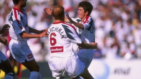 Mauricio Cienfuegos celebrando junto a sus compañeros (elsavaldor.com)