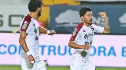 Saprissa derrotó 2-0 a La Liga y pegó primero en la gran final