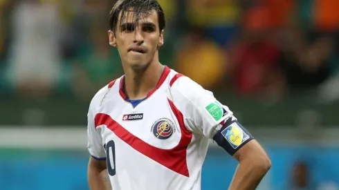 Bryan Ruiz elogió al estadio del Saprissa y aseguró que eran invatibles ahí