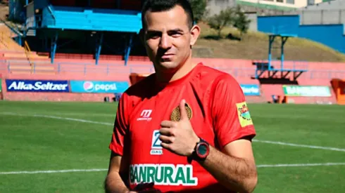 Marco Pappa con la camiseta de Municipal