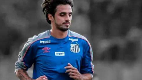 Bryan Ruiz baraja tres opciones para su futuro