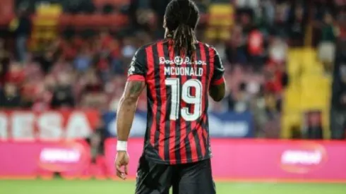 ¿Se va? El presidente de Alajuelense se reunió con Jonathan McDonald