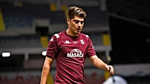 L.J. Hernández en el calentamiento con el Deportivo Saprissa